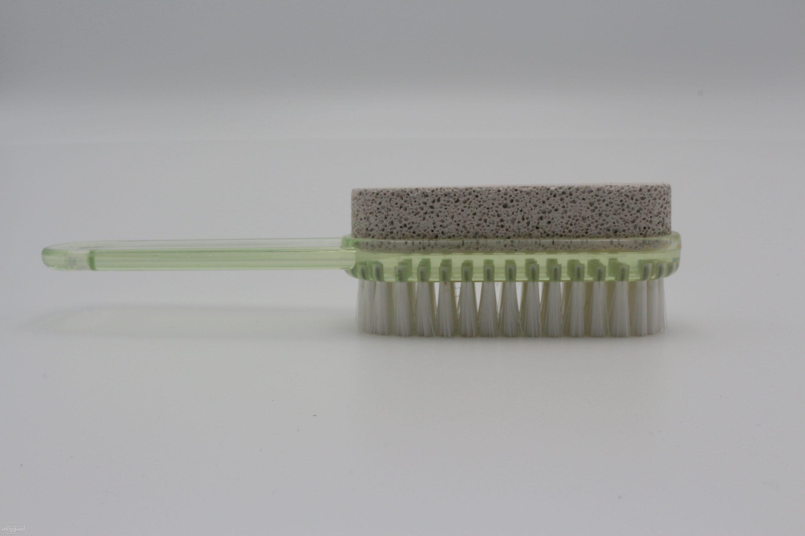 plastic-pumice-brush_main-1