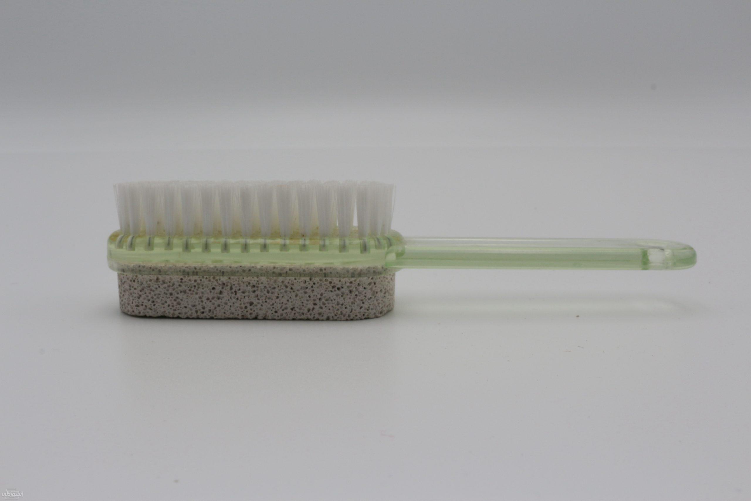 plastic-pumice-brush_main-4