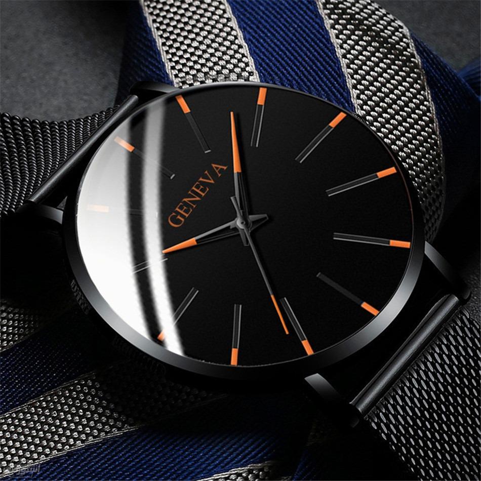 ساعة دائرية سوداء اللون من الحديد ذات نوعية رفيعة خامة ممتازة ذات جودة عالية 