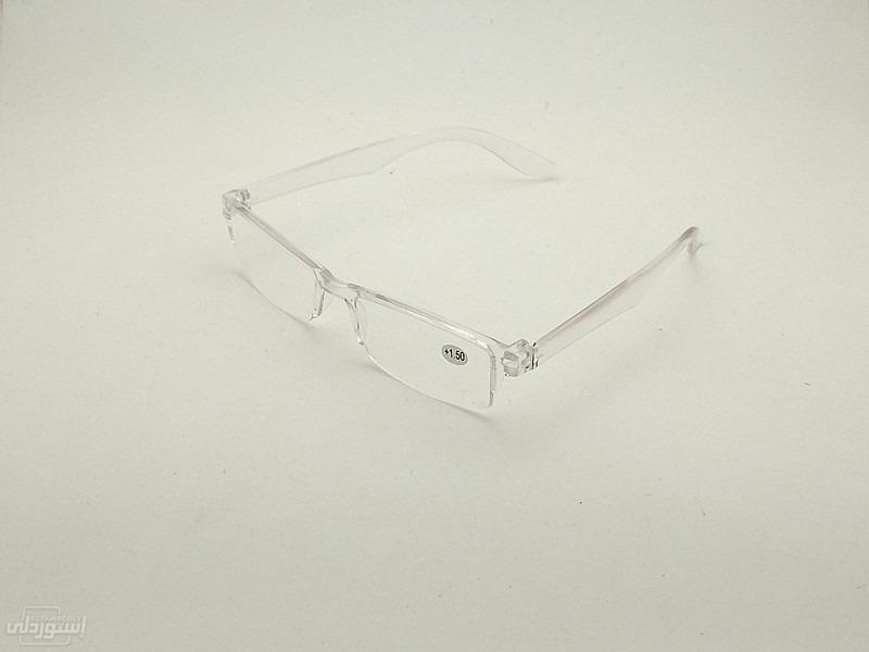 نظارات ذات تصميمات جذابة بجودة عالية للقراءة للمحافظة على صحة العين ذات لون شفاف 