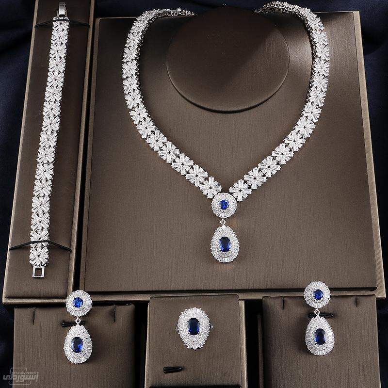 HTB1xAhxNkvoK1RjSZFwq6AiCFXaU