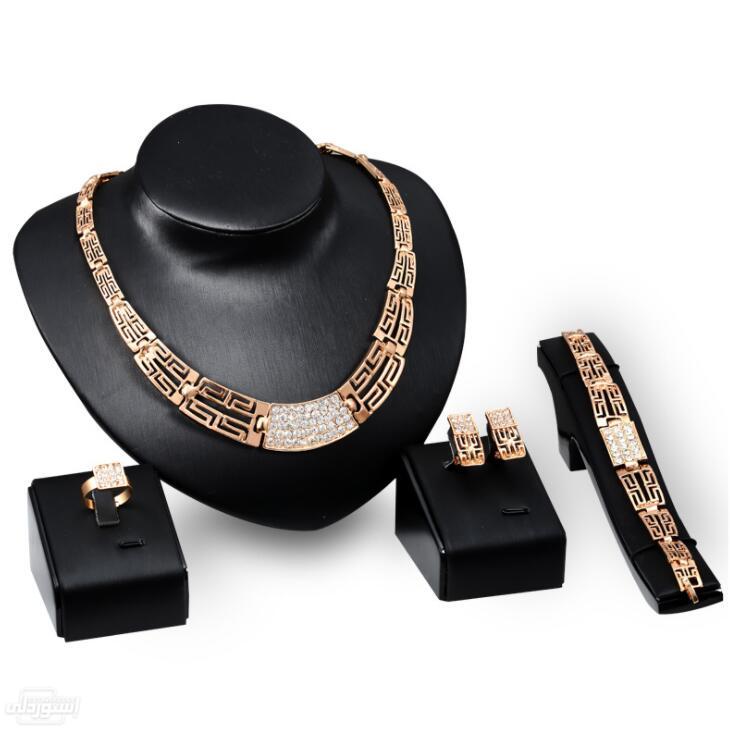 Hde7d36cb36344a3f9093d3a95dd042f7H