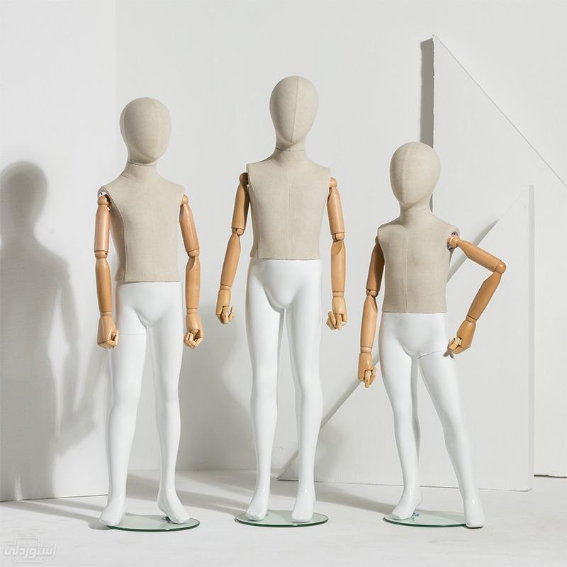 childrens-clothing-clothing-store-displ_description-0