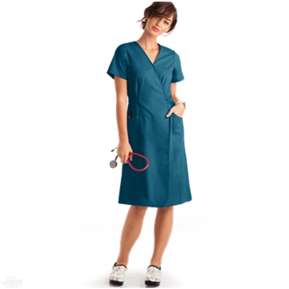 روب طبى للممرضات ذات جودة عالية بحزام عالخصر  .خامة ممتازة ذو لون اخضر 