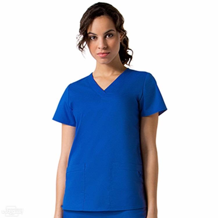 لباس رسمي مخصوص للعمل المجال الطبي للجنسين مكون من قطعتين ذو لون ازرق 