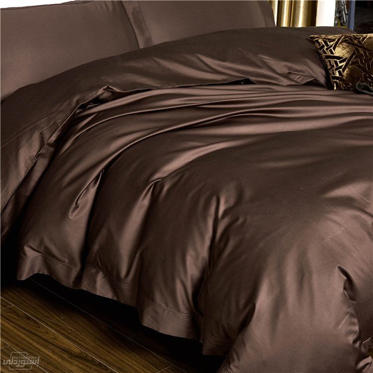 طقم سرير من 4 قطع .ملاية سرير  أكياس وسادة لحاف  للفنادق ذات جودة عالية قطن 100% بني اللون شيك وانيق