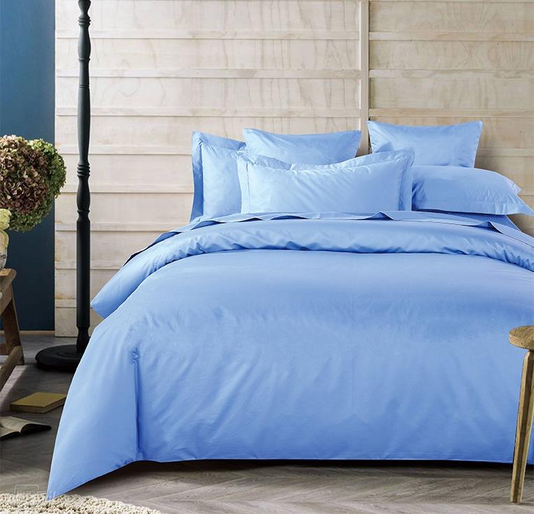 طقم سرير كامل من اربع قطعة خامة ممتازة جودة عالية من القطن ذو لون ازرق 