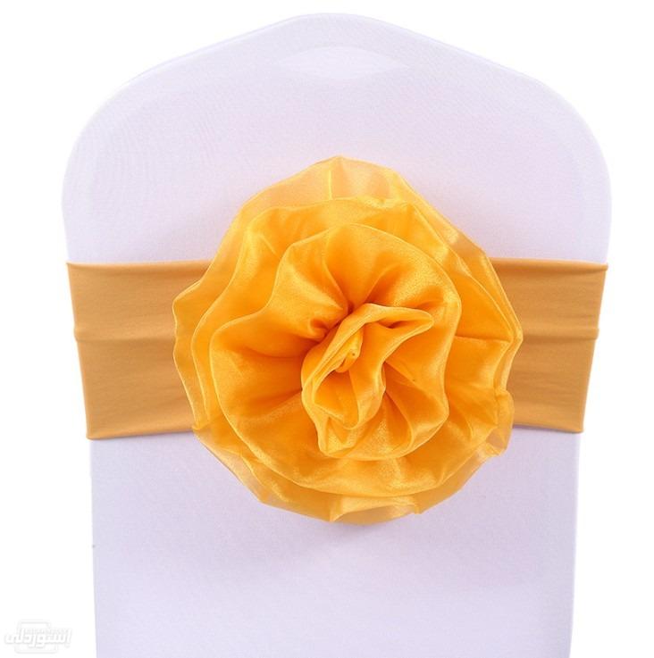 اكسسوارات لكرسى الزفاف ذات تصميمات جذابة بخامة ممتازة على شكل وردة ذات لون اصفر 