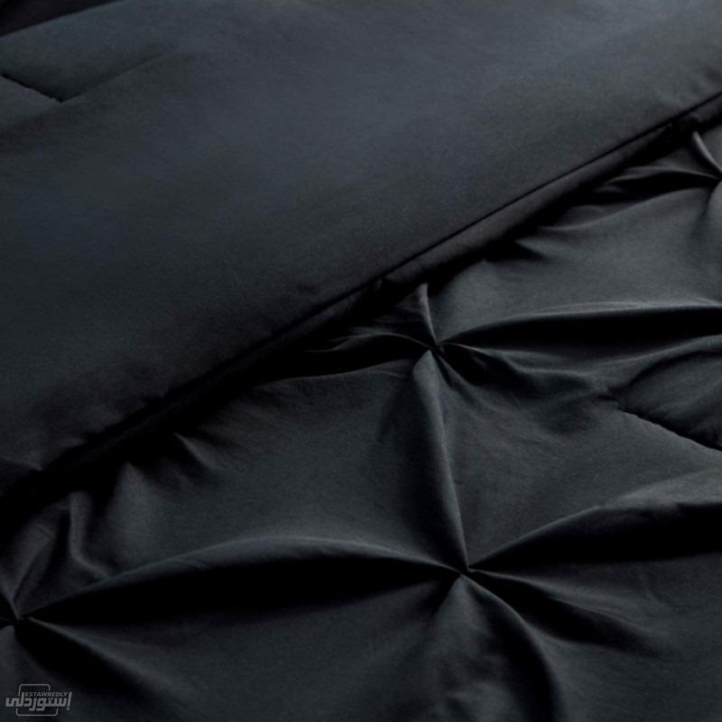 طقم سرير كامل اسود اللون قطني مكون من اربع قطع لحاف ملاية وا2 اكياس وسادةقماش نوعية رفيعة عصري مريح 