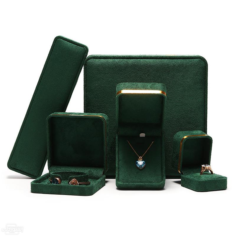صندوق (علبة) لحفظ المجوهرات ذات تصميمات عصرية بأشكال مختلفة وأكثر جذابة بجودة عالية ذات لون اخضر 