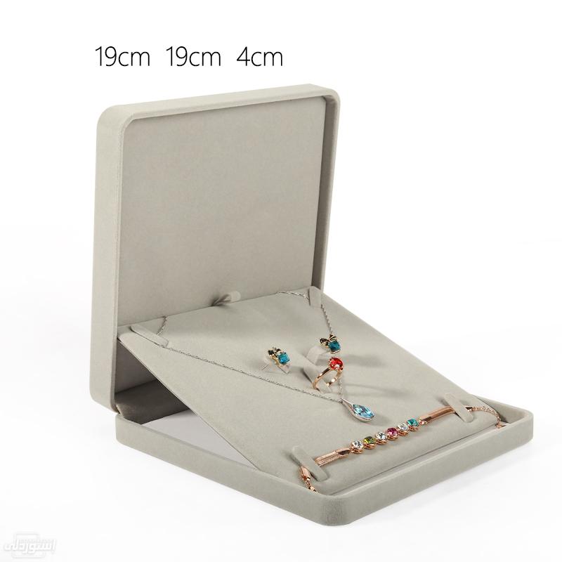 H4e279a3705aa40c0a3a0ced93e13b2f2A