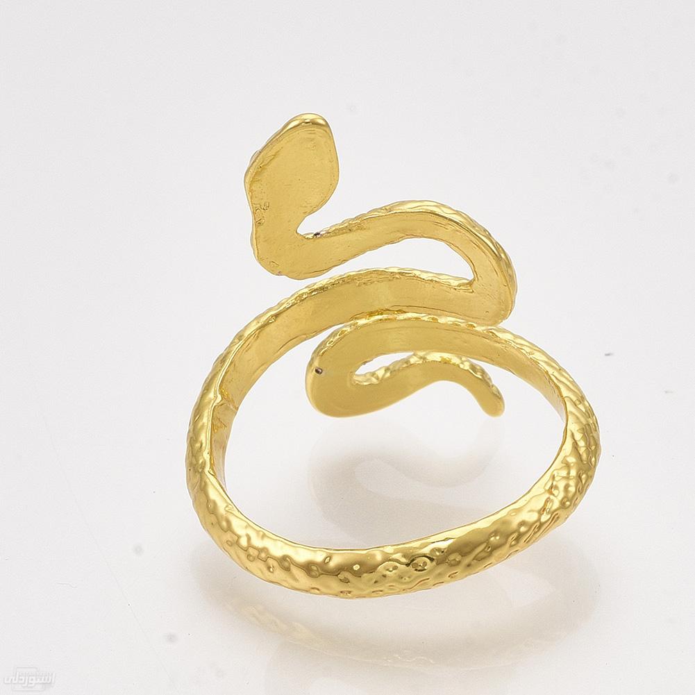 خاتم ذهبي بتصميمات خاصة على شكل ثعبان جودة عالية  نوعية رفيعة خامة ممتازة 