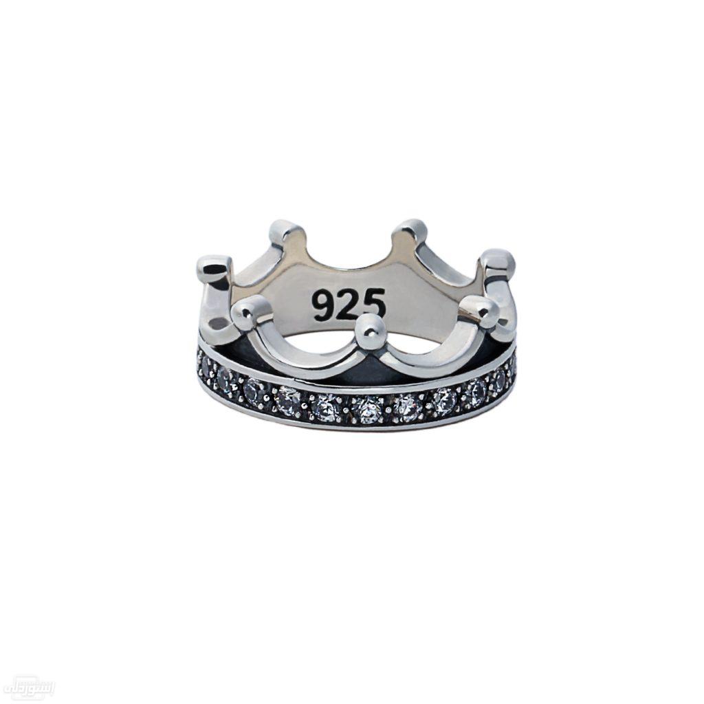 خاتم فضة على شكل تاج ملكة مرصع بالحجارة بتصميمات عصرية حديثة بجودة عالية تعطيك مظهر شيك وجذاب