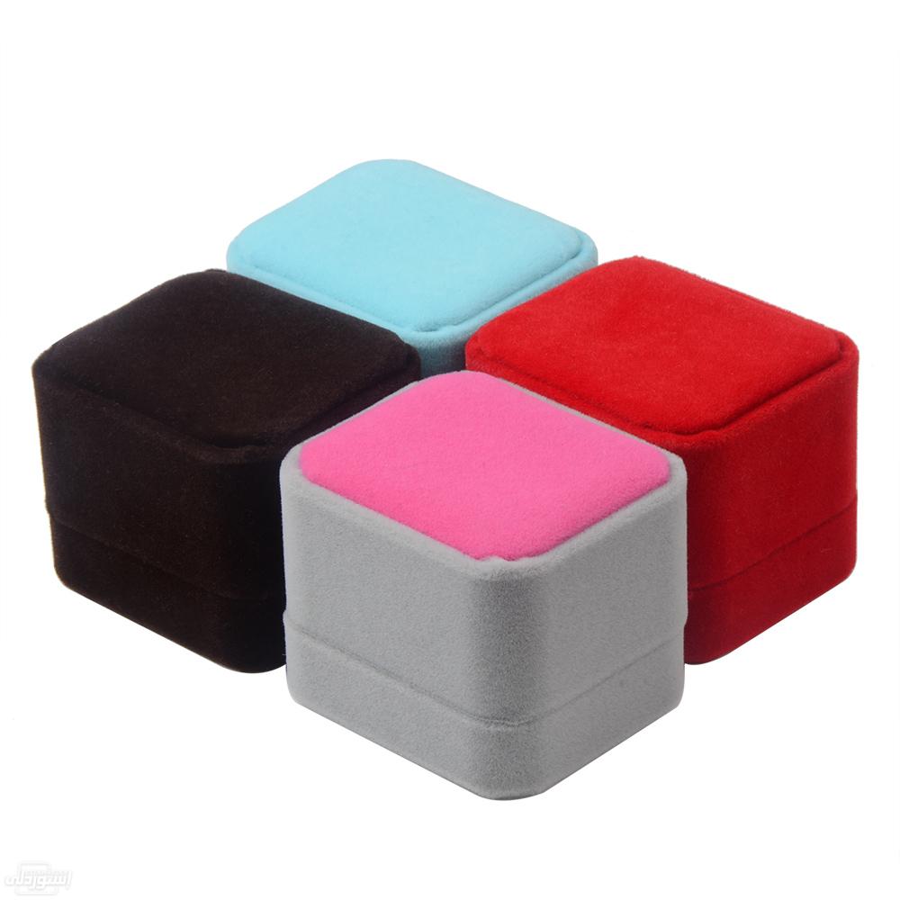 صندوق (علبة) مربعة الشكل ذات تصميمات مختلفة وجذابة بجودة عالية وبالوان مختلفة 