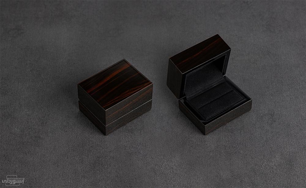 علبة  خشبية مربعة لحفظ الخواتم ذات تصميمات مختلفة وجذابة بجودة عالية