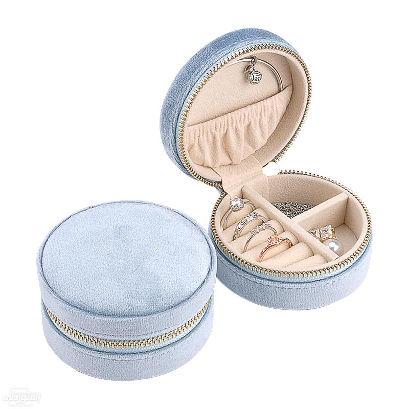 صندوق دائري بسوستا لحفظ المجوهرات ذات تصميمات خاصة وبجودة عالية  ازرق اللون 