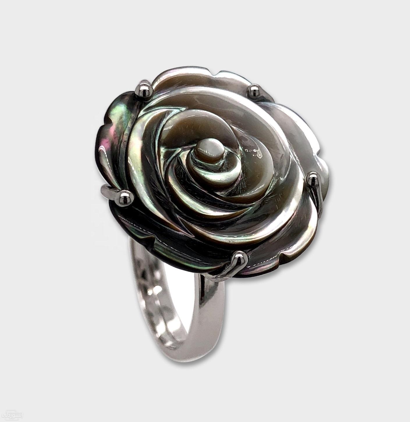 Ue08f6625e10942078d5dc3459f8ba038j