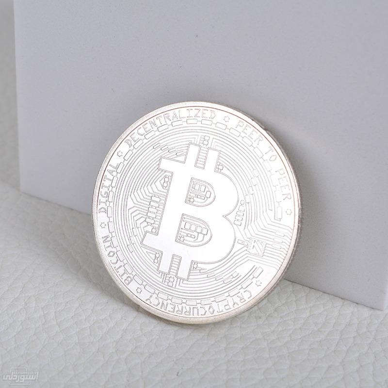 creative-souvenir-gold-plated-bitcoin-co_main-4