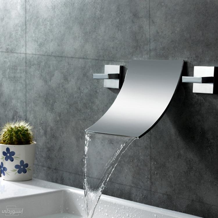 luxury-bathroom-design-2-handles-waterfa_main-0
