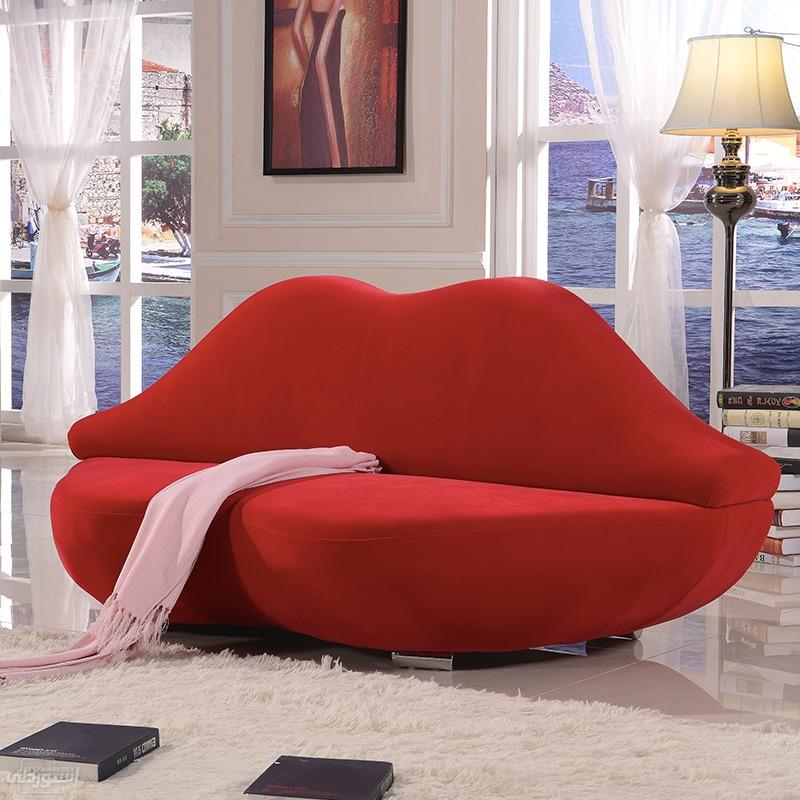 special-design-red-lip-shaped-3-seater-s_main-1